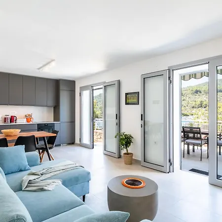 Zen's Garden * Vela Luka