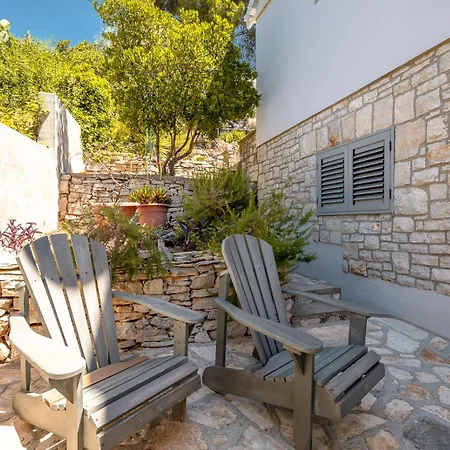 Zen's Garden Hébergement de vacances Vela Luka