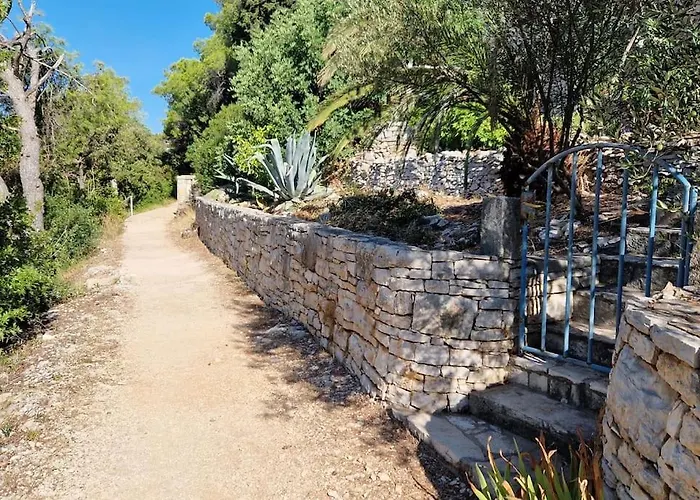 Zen's Garden * Vela Luka